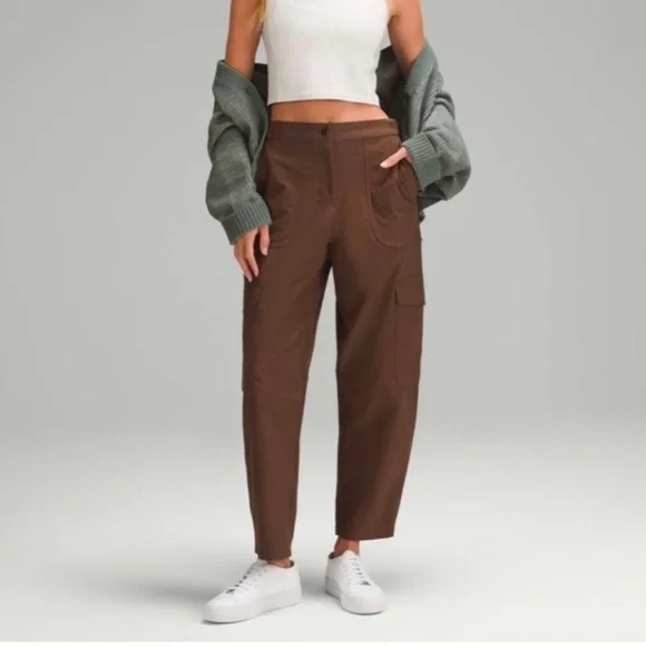 Lululemon Light Utilitech Cargo Pocket Pant - Picture 1 of 12